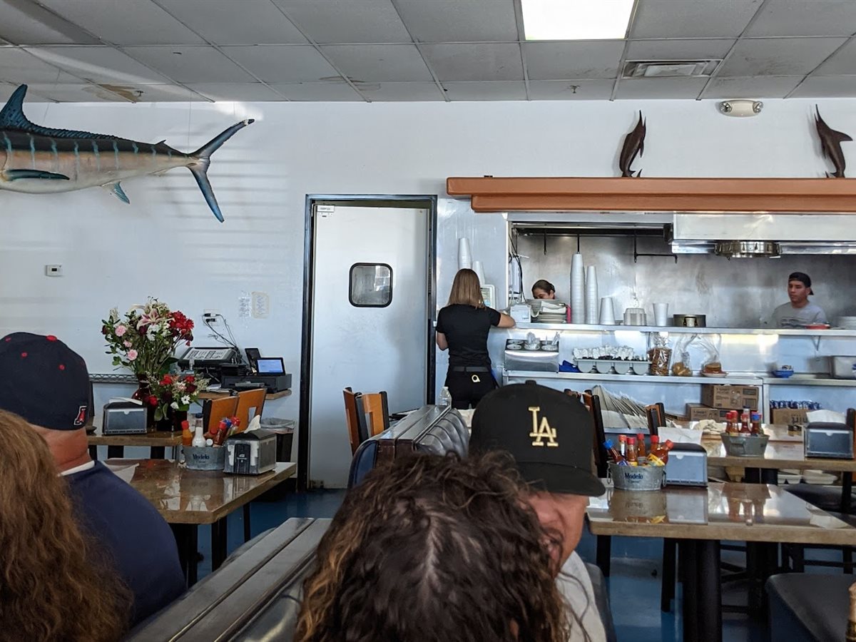 Mariscos Vuelve A La Vida Restaurant